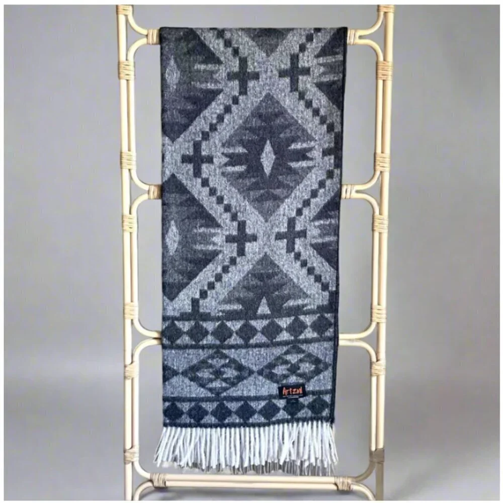 ARTZNL 100% Baby Alpaca Throw Blanket Black Diamond Large Luxury Soft All Season
